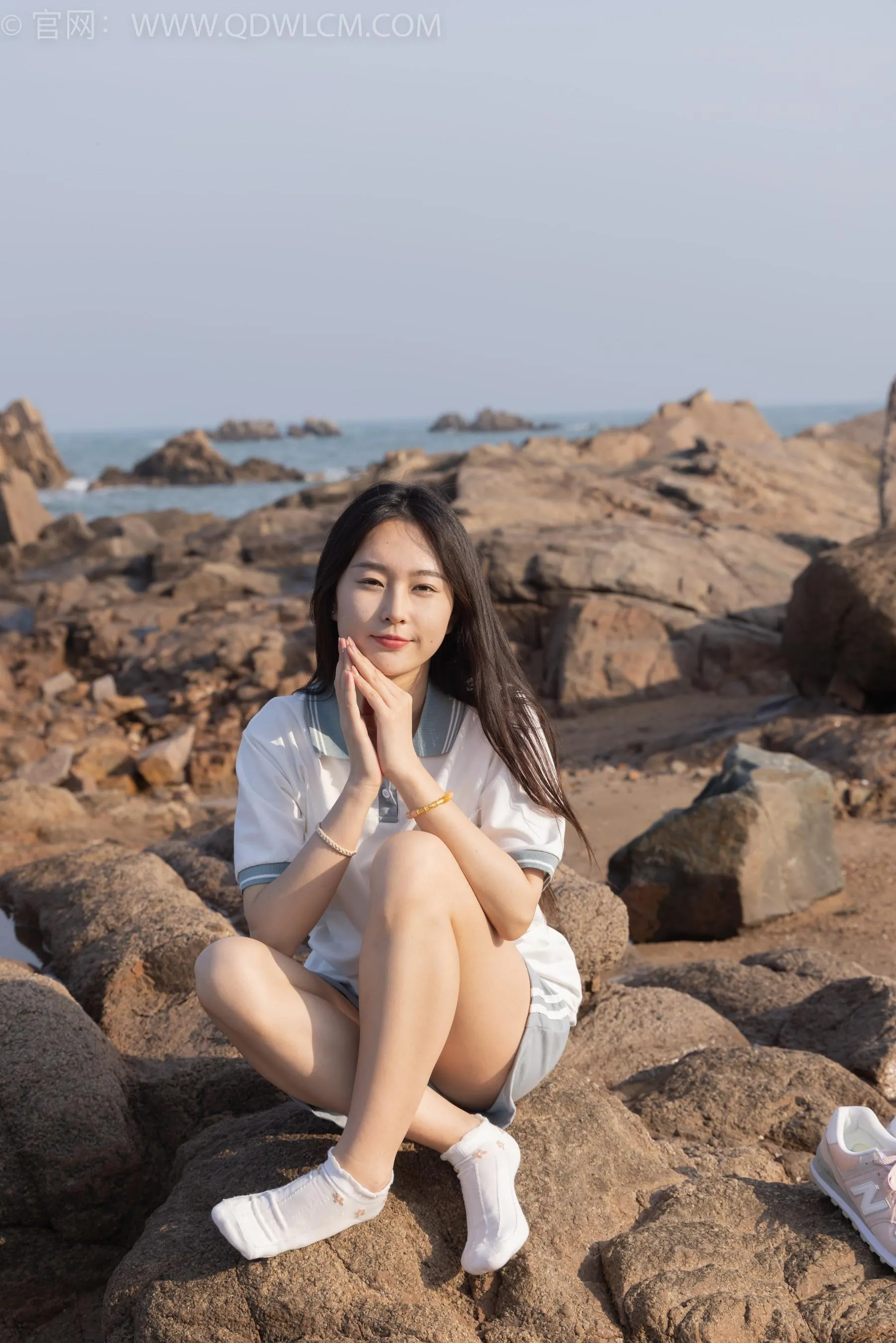 物恋传媒 NO.1567 美兔-海边的风 [151P]插图1